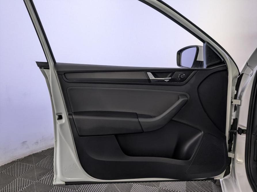 Skoda Rapid I Рестайлинг Москва  - изображение 18