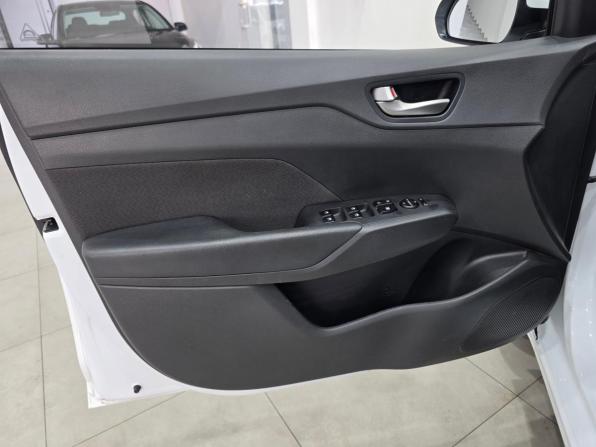 Hyundai Solaris II с пробегом 2019 года, цена 1 350 000 рублей, 65892 км, седан, Автокод Объявления