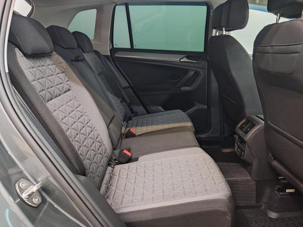 Volkswagen Tiguan II Рестайлинг с пробегом 2021 года, цена 3 190 000 рублей, 29763 км, внедорожник, Автокод Объявления