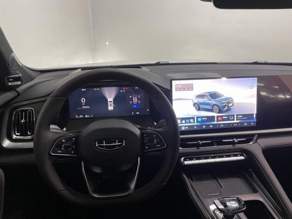 Geely Monjaro I Рестайлинг 2 с пробегом 2025 года, цена 4 130 000 рублей, 25 км, внедорожник, Автокод Объявления