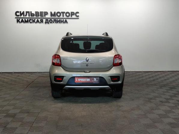 Renault Sandero II с пробегом 2015 года, цена 770 000 рублей, 206780 км, хэтчбек, Автокод Объявления