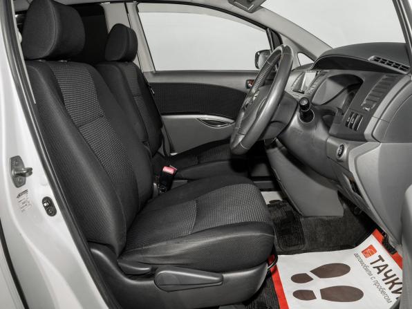 Toyota ISis I Рестайлинг с пробегом 2010 года, цена 1 180 500 рублей, 128648 км, компактвэн, Автокод Объявления