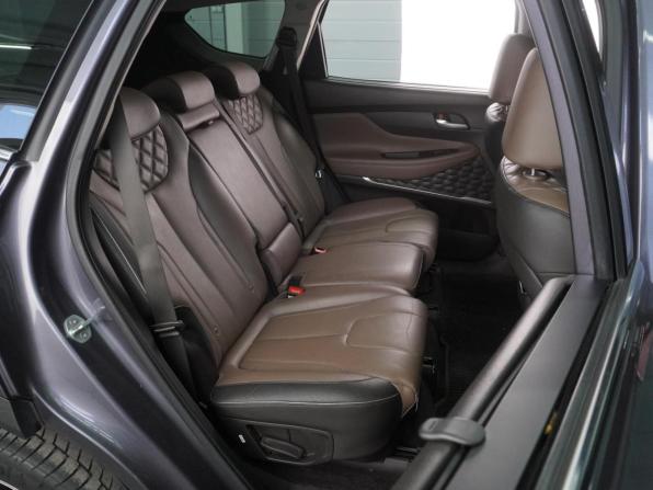 Hyundai Santa Fe IV Рестайлинг с пробегом 2022 года, цена 3 250 000 рублей, 108947 км, внедорожник, Автокод Объявления