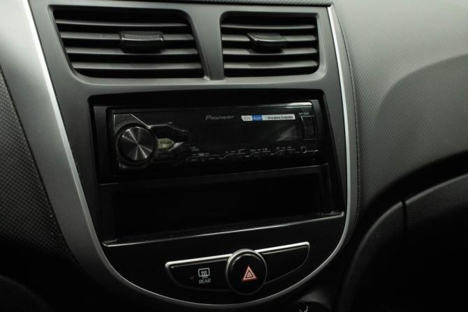 Hyundai Solaris I Рестайлинг с пробегом 2016 года, цена 849 000 рублей, 133757 км, седан, Автокод Объявления