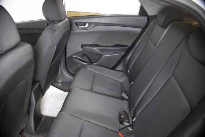 Hyundai Solaris II с пробегом 2017 года, цена 1 099 000 рублей, 208000 км, седан, Автокод Объявления
