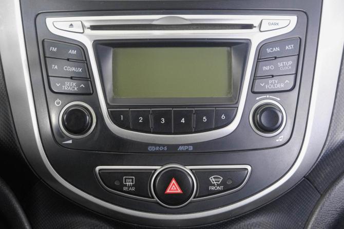 Hyundai Solaris I с пробегом 2013 года, цена 859 000 рублей, 144500 км, седан, Автокод Объявления