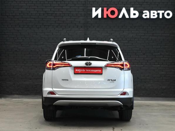 Toyota RAV4 IV (XA40) Рестайлинг с пробегом 2018 года, цена 2 900 000 рублей, 137731 км, внедорожник, Автокод Объявления