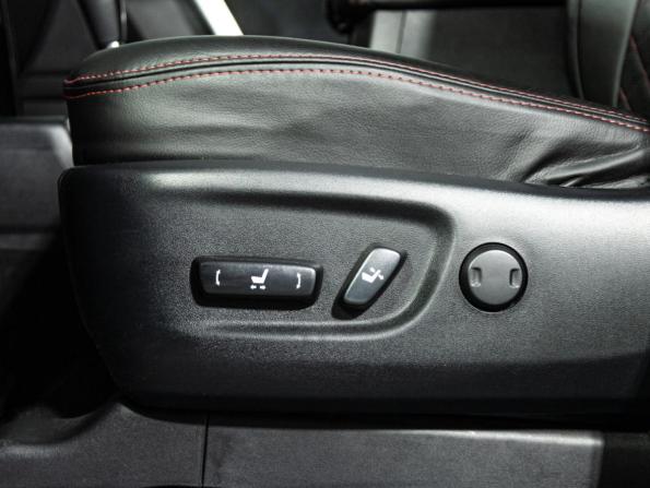 Toyota Land Cruiser Prado 150 Series Рестайлинг 1 с пробегом 2013 года, цена 2 799 777 рублей, 294607 км, внедорожник, Автокод Объявления