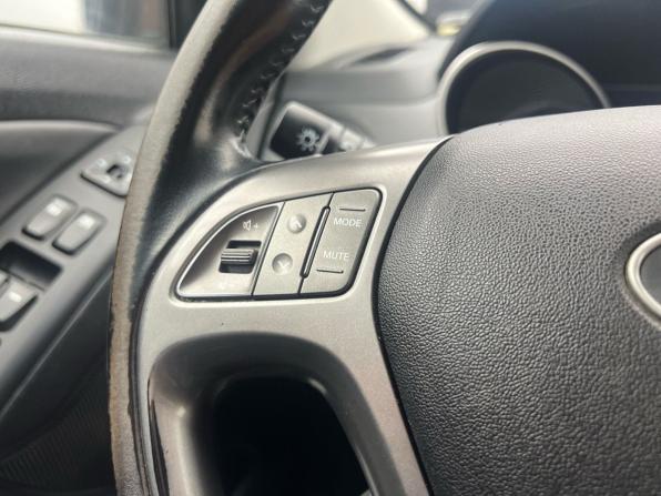 Hyundai ix35 I Рестайлинг с пробегом 2015 года, цена 1 360 000 рублей, 217924 км, внедорожник, Автокод Объявления