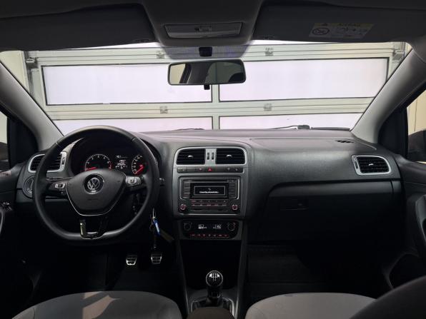 Volkswagen Polo V Рестайлинг с пробегом 2016 года, цена 950 000 рублей, 225000 км, седан, Автокод Объявления