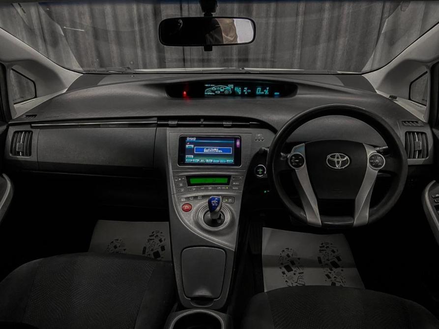 Toyota Prius III Рестайлинг (XW30) Красноярск  - изображение 10
