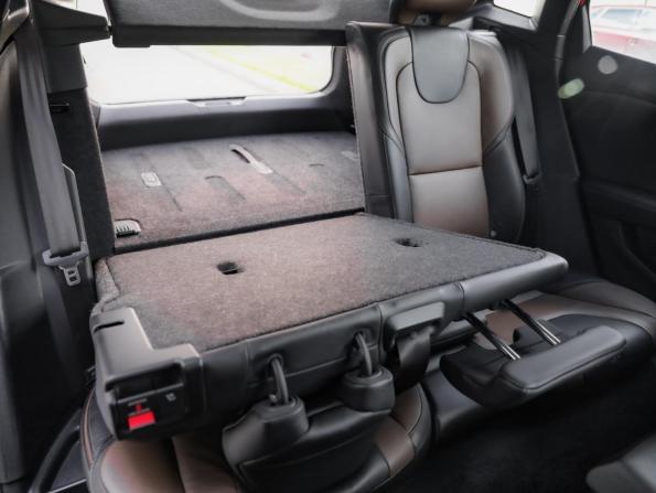 Volvo V40 Cross Country I Рестайлинг с пробегом 2019 года, цена 1 899 000 рублей, 76671 км, хэтчбек, Автокод Объявления