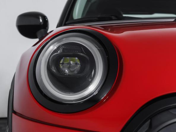 Mini Hatch III (F55/F56) Рестайлинг 2 с пробегом 2021 года, цена 3 038 310 рублей, 42029 км, хэтчбек, Автокод Объявления