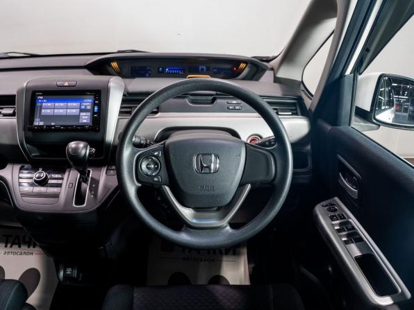 Honda Freed II с пробегом 2017 года, цена 1 315 000 рублей, 194000 км, компактвэн, Автокод Объявления