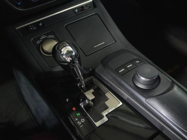 Lexus ES VI с пробегом 2015 года, цена 1 884 000 рублей, 284010 км, седан, Автокод Объявления