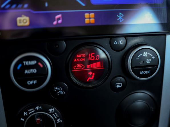 Suzuki Grand Vitara II Рестайлинг 2 с пробегом 2013 года, цена 949 000 рублей, 263930 км, внедорожник, Автокод Объявления