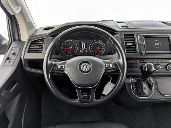 Volkswagen Multivan T6 Рестайлинг с пробегом 2019 года, цена 4 760 000 рублей, 85214 км, минивэн, Автокод Объявления