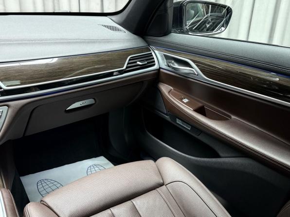 BMW 7 серии VI (G11/G12) с пробегом 2016 года, цена 2 919 000 рублей, 233000 км, седан, Автокод Объявления