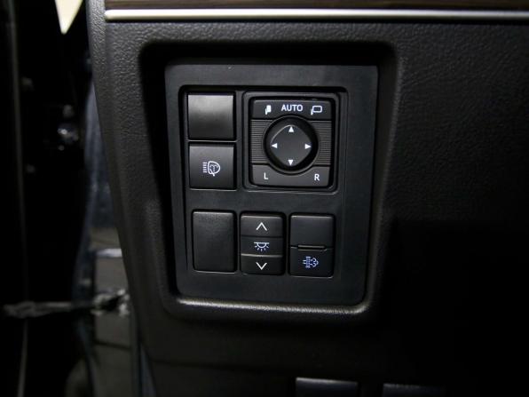 Toyota Land Cruiser Prado 150 Series Рестайлинг 3 с пробегом 2021 года, цена 5 990 000 рублей, 138000 км, внедорожник, Автокод Объявления
