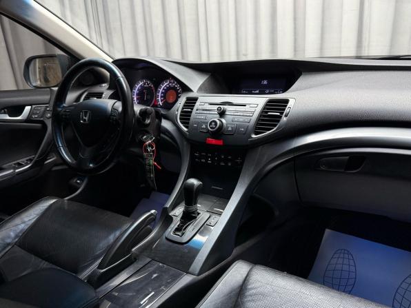 Honda Accord VIII Рестайлинг с пробегом 2012 года, цена 1 599 000 рублей, 179200 км, седан, Автокод Объявления