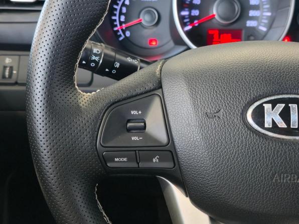 Kia Rio III с пробегом 2013 года, цена 949 000 рублей, 106102 км, хэтчбек, Автокод Объявления