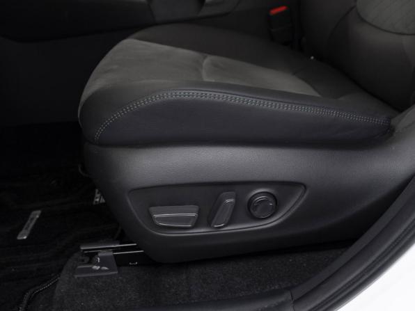 Toyota RAV4 V (XA50) с пробегом 2025 года, цена 4 650 000 рублей, 50 км, внедорожник, Автокод Объявления