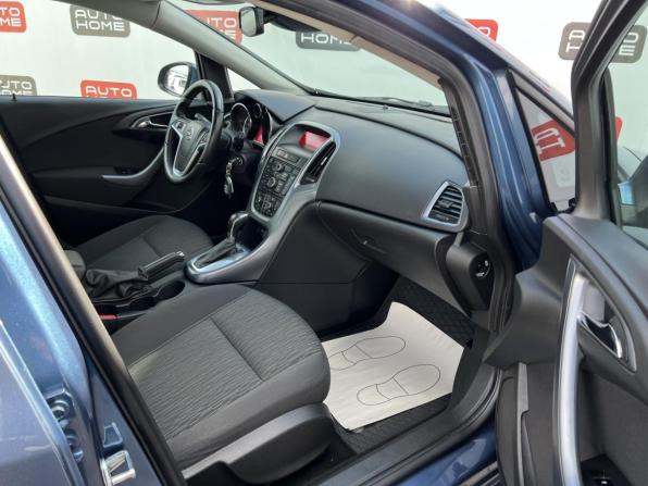 Opel Astra J Рестайлинг с пробегом 2013 года, цена 740 000 рублей, 263600 км, хэтчбек, Автокод Объявления