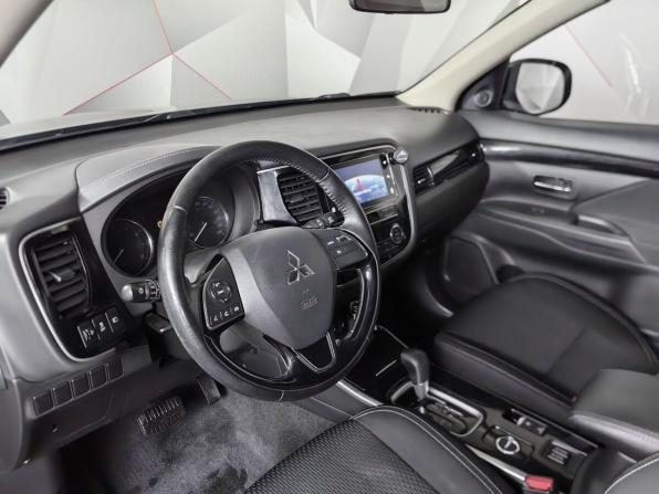 Mitsubishi Outlander III Рестайлинг 3 с пробегом 2019 года, цена 2 059 000 рублей, 135932 км, внедорожник, Автокод Объявления