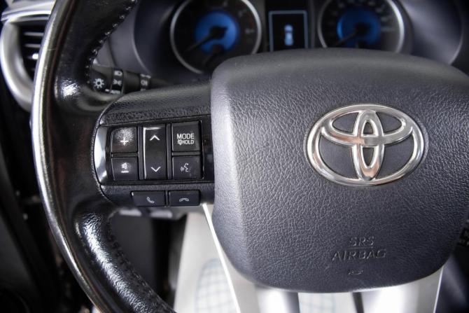 Toyota Hilux VIII с пробегом 2016 года, цена 3 299 000 рублей, 220145 км, offers.body_type.unknown, Автокод Объявления