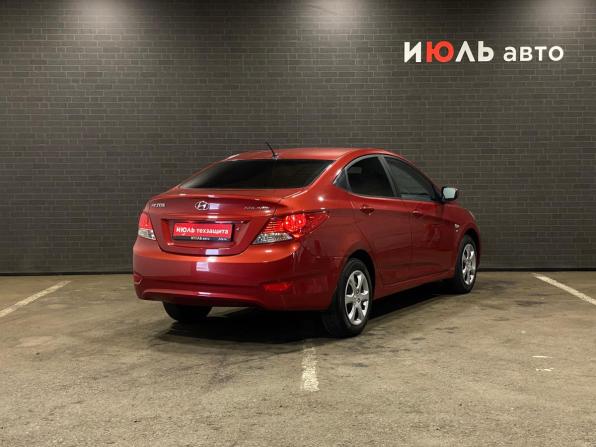 Hyundai Solaris I с пробегом 2014 года, цена 890 000 рублей, 118267 км, седан, Автокод Объявления