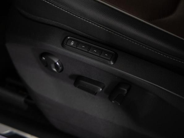 Volkswagen Tiguan II Рестайлинг с пробегом 2021 года, цена 2 799 000 рублей, 198500 км, внедорожник, Автокод Объявления