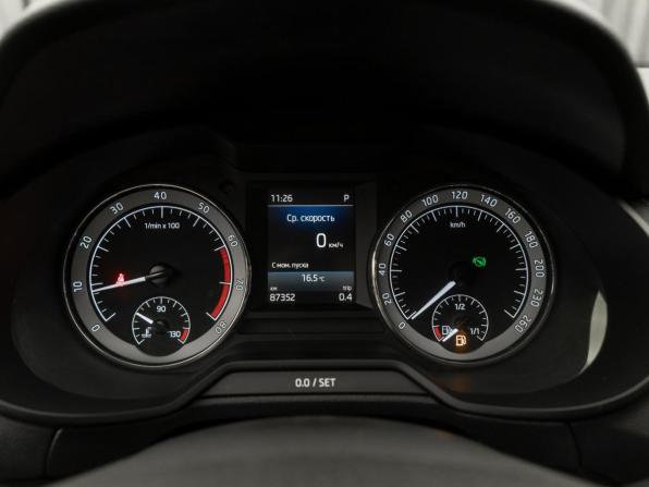 Skoda Octavia III (A7) Рестайлинг с пробегом 2018 года, цена 2 420 000 рублей, 86000 км, лифтбек, Автокод Объявления
