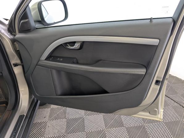 Volvo XC70 II Рестайлинг с пробегом 2014 года, цена 2 700 000 рублей, 132687 км, универсал, Автокод Объявления