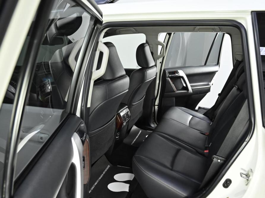 Toyota Land Cruiser Prado 150 Series Рестайлинг 1 Москва  - изображение 16