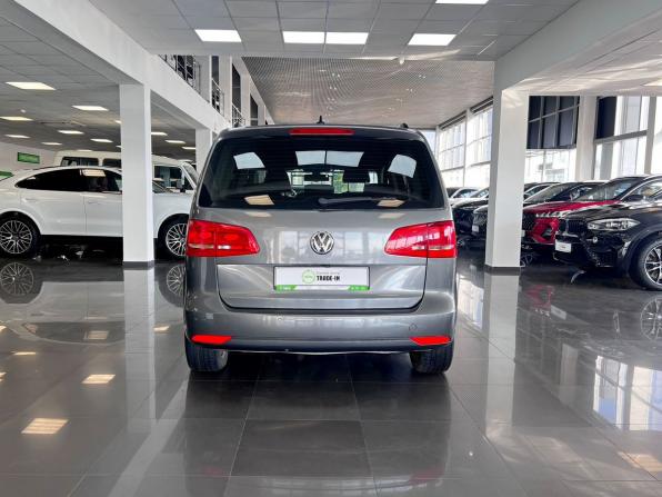 Volkswagen Touran I Рестайлинг 2 с пробегом 2011 года, цена 745 000 рублей, 264043 км, компактвэн, Автокод Объявления