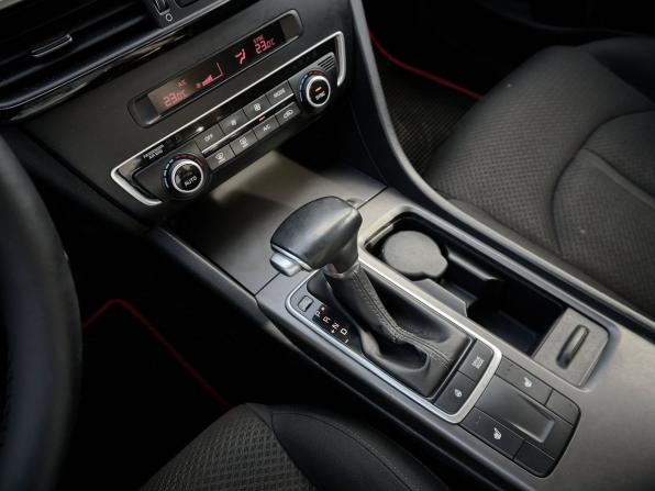 Kia Optima IV Рестайлинг с пробегом 2018 года, цена 1 748 000 рублей, 161900 км, седан, Автокод Объявления