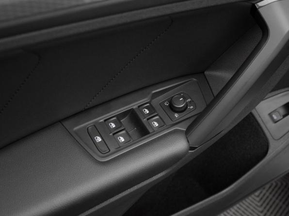 Volkswagen Tiguan II Рестайлинг с пробегом 2021 года, цена 3 500 000 рублей, 66433 км, внедорожник, Автокод Объявления