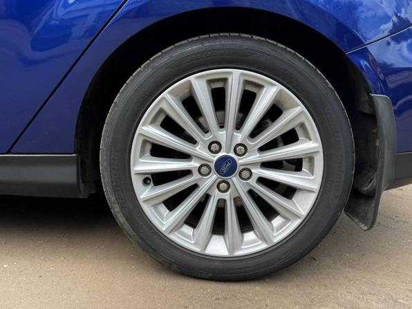 Ford Focus III Рестайлинг с пробегом 2017 года, цена 1 350 000 рублей, 140454 км, хэтчбек, Автокод Объявления