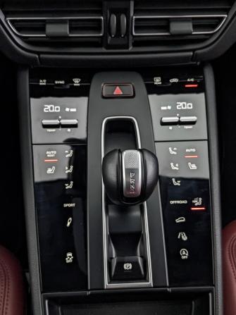 Porsche Macan I Рестайлинг 2 с пробегом 2023 года, цена 8 170 000 рублей, 4927 км, внедорожник, Автокод Объявления
