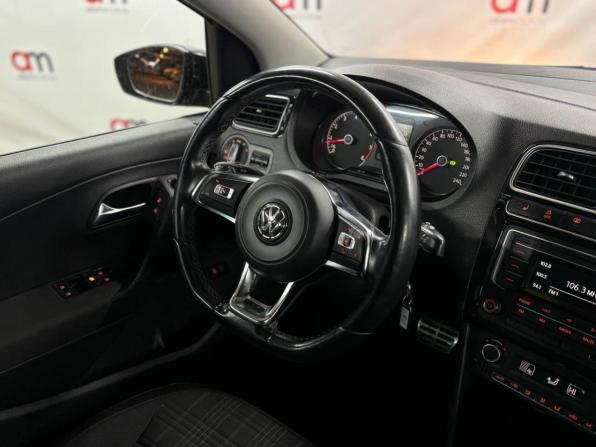 Volkswagen Polo V Рестайлинг с пробегом 2017 года, цена 1 049 000 рублей, 213000 км, седан, Автокод Объявления