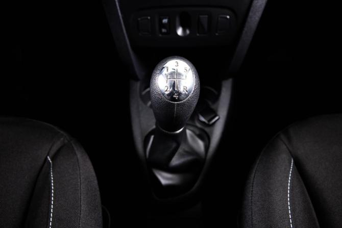 Renault Sandero II Рестайлинг с пробегом 2020 года, цена 1 229 000 рублей, 126000 км, хэтчбек, Автокод Объявления