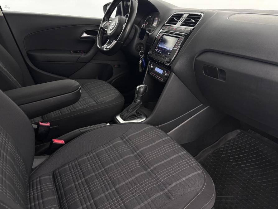 Volkswagen Polo V Рестайлинг Псков  - изображение 12