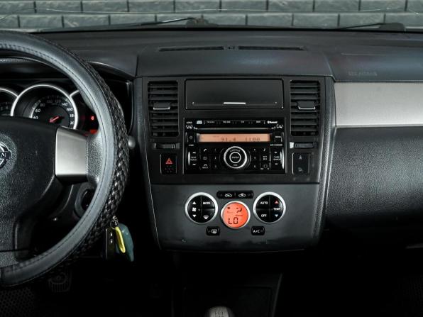 Nissan Tiida I Рестайлинг с пробегом 2011 года, цена 650 000 рублей, 176171 км, хэтчбек, Автокод Объявления
