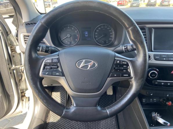 Hyundai Solaris II с пробегом 2017 года, цена 1 250 000 рублей, 168457 км, седан, Автокод Объявления