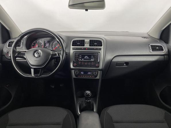 Volkswagen Polo V Рестайлинг с пробегом 2018 года, цена 1 050 000 рублей, 129258 км, седан, Автокод Объявления