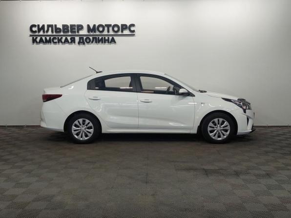 Kia Rio IV Рестайлинг с пробегом 2020 года, цена 1 570 000 рублей, 68483 км, седан, Автокод Объявления
