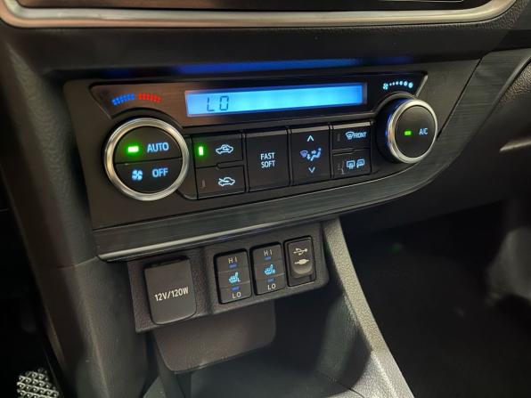 Toyota Auris II с пробегом 2013 года, цена 825 000 рублей, 205562 км, хэтчбек, Автокод Объявления