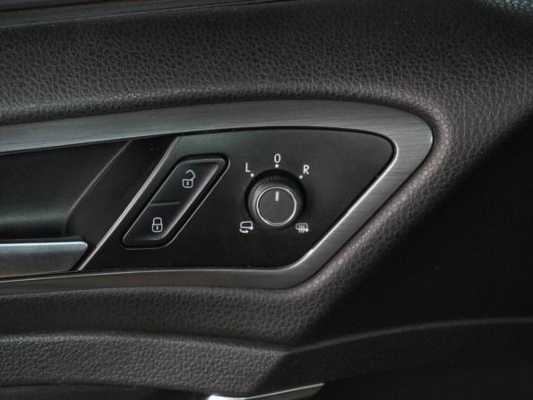 Volkswagen Golf VII Рестайлинг с пробегом 2018 года, цена 1 729 000 рублей, 196737 км, хэтчбек, Автокод Объявления