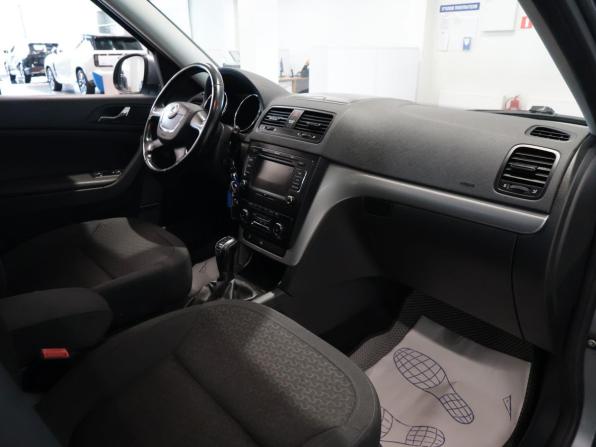 Skoda Yeti I с пробегом 2012 года, цена 829 000 рублей, 173058 км, внедорожник, Автокод Объявления