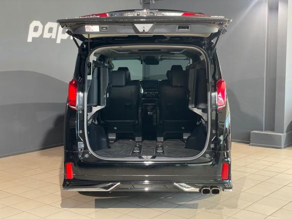Toyota Alphard III Рестайлинг с пробегом 2018 года, цена 5 995 000 рублей, 39139 км, минивэн, Автокод Объявления